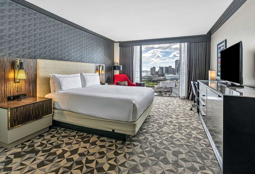 בית מלון כפרי Hilton Miami Downtown