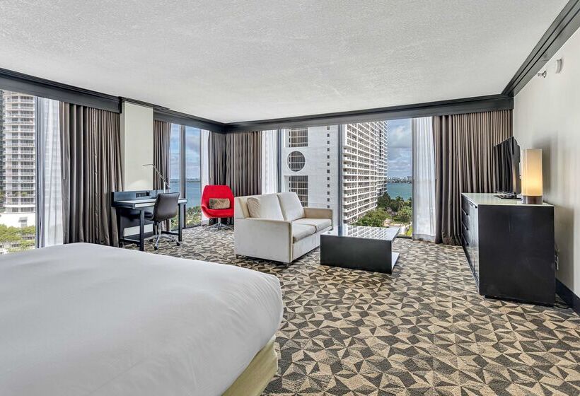 בית מלון כפרי Hilton Miami Downtown