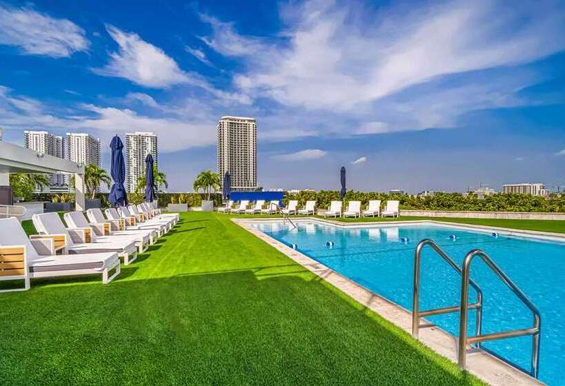 בית מלון כפרי Hilton Miami Downtown