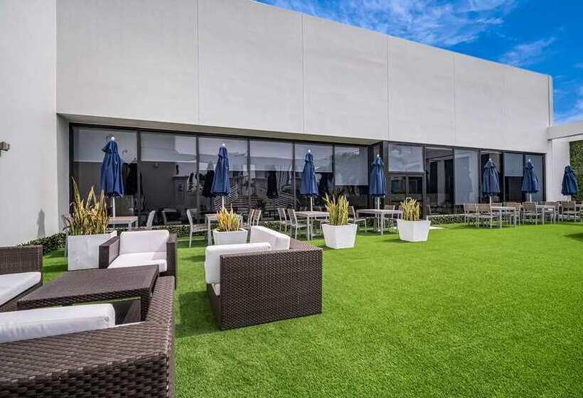 בית מלון כפרי Hilton Miami Downtown