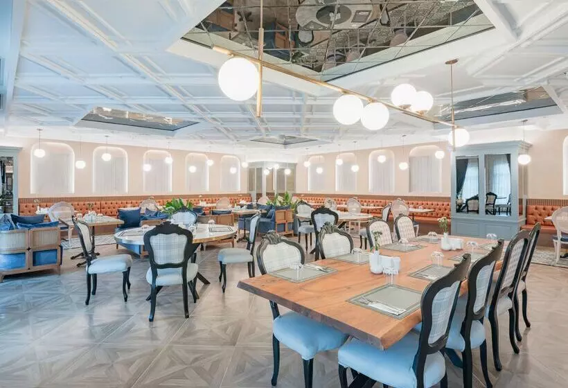 酒店 Kremlin Palace