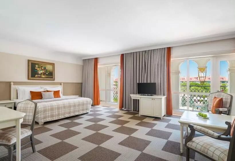 酒店 Kremlin Palace