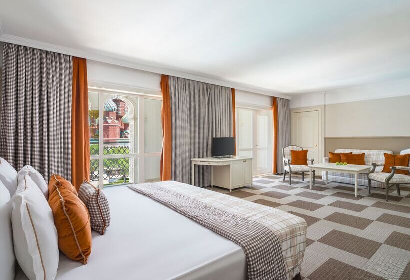 هتل Kremlin Palace