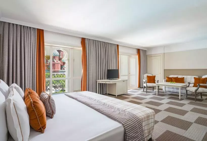 酒店 Kremlin Palace