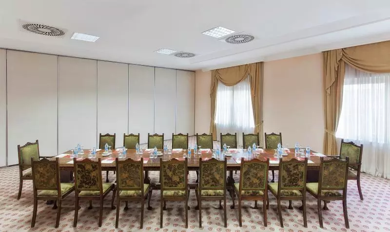 酒店 Kremlin Palace