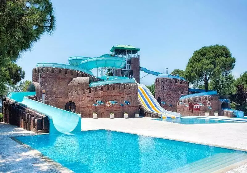 酒店 Kremlin Palace