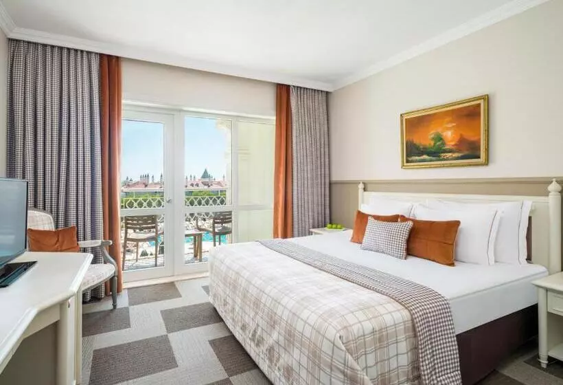 酒店 Kremlin Palace