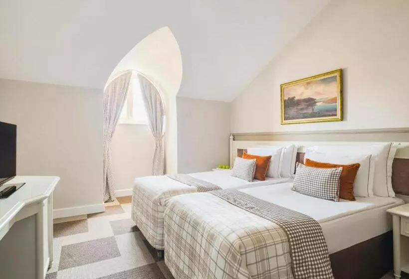 酒店 Kremlin Palace