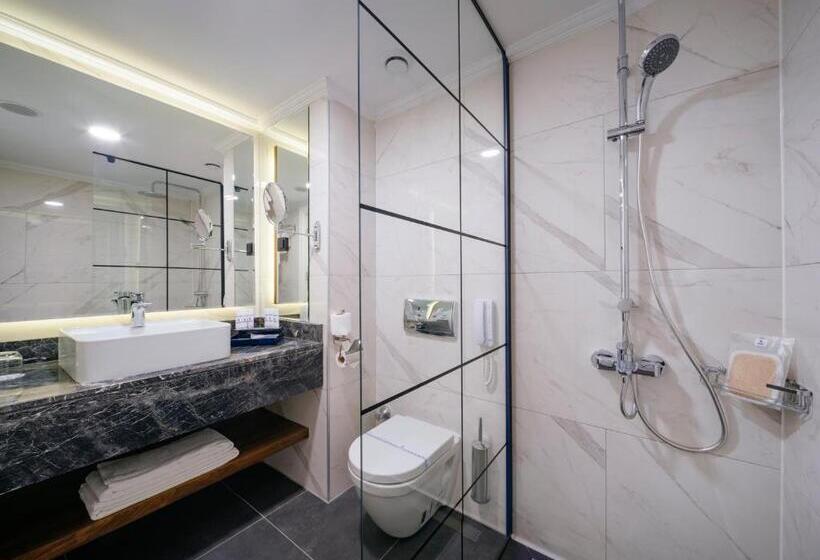 هتل Kremlin Palace