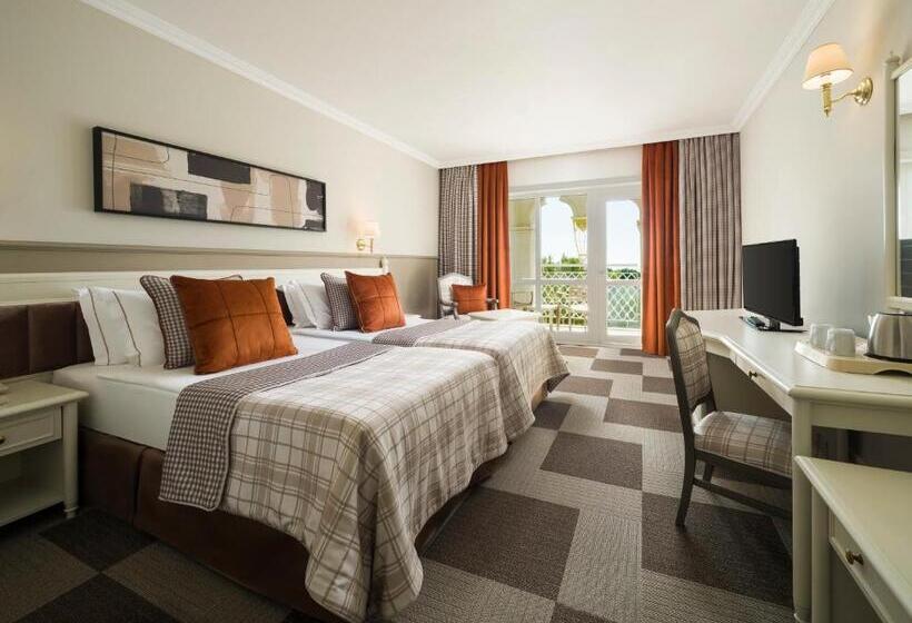 هتل Kremlin Palace