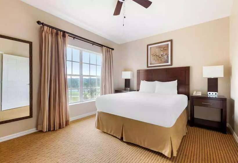 Отель Hilton Vacation Club Aqua Sol Orlando West