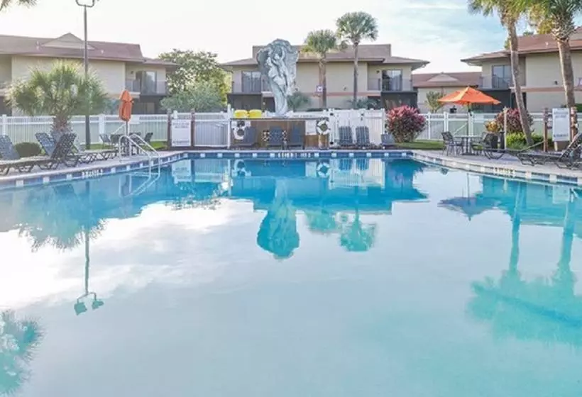 Отель Hilton Vacation Club Aqua Sol Orlando West