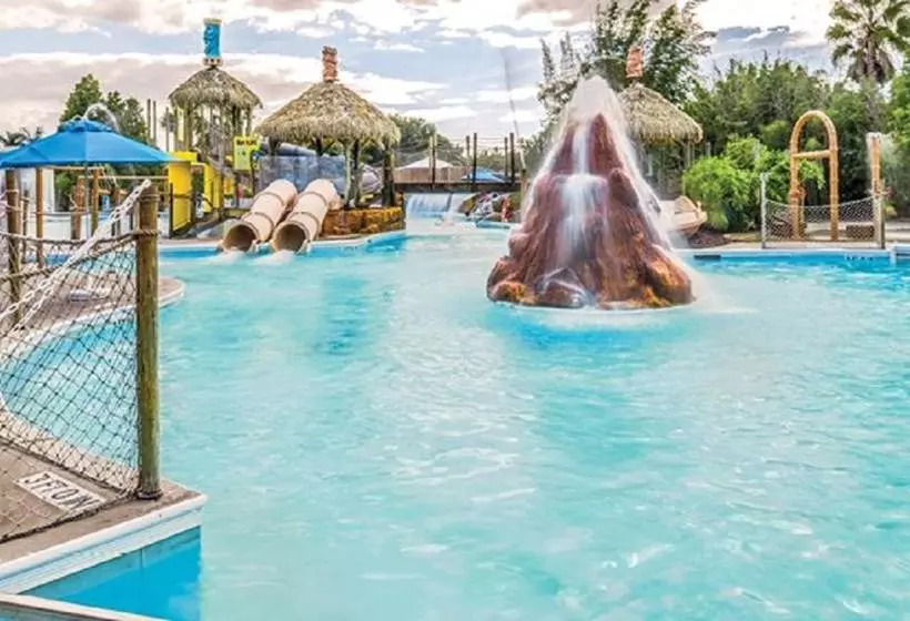 Отель Hilton Vacation Club Aqua Sol Orlando West