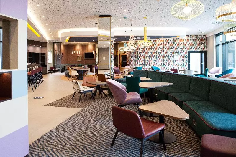 هتل Hampton By Hilton Munich Airport South