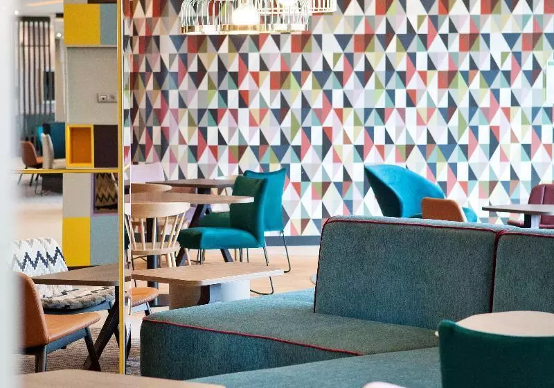 هتل Hampton By Hilton Munich Airport South