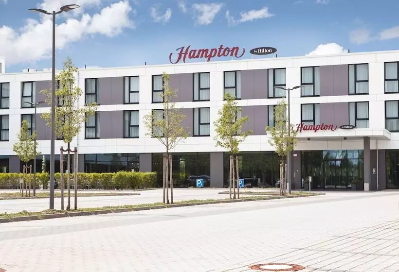 هتل Hampton By Hilton Munich Airport South