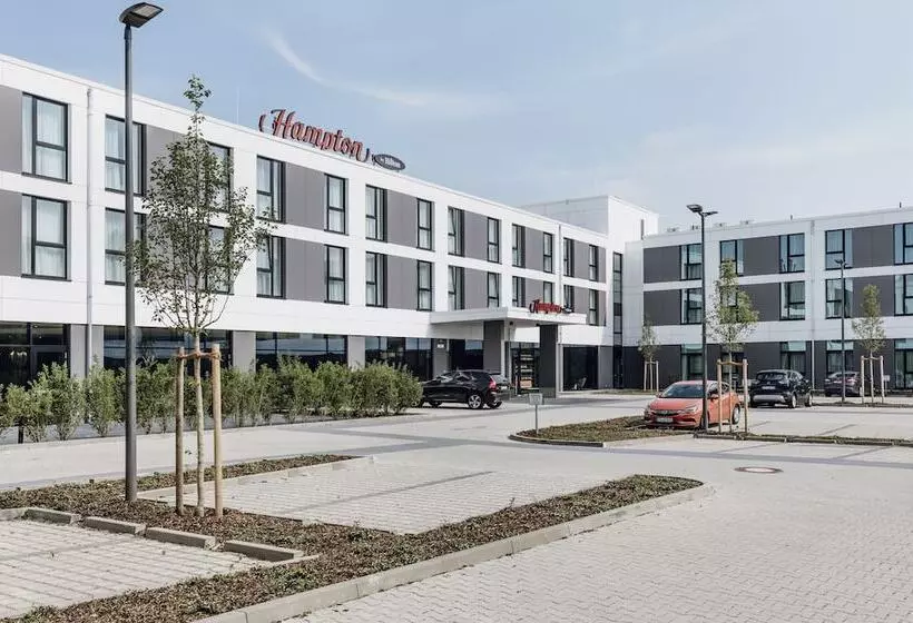 هتل Hampton By Hilton Munich Airport South