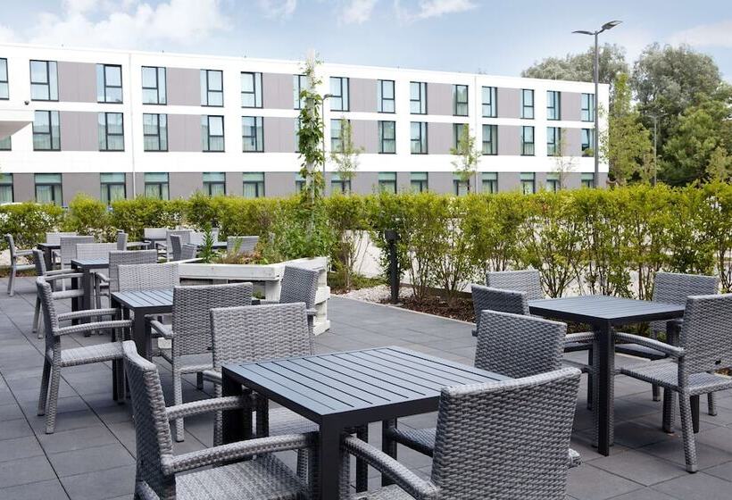 Hotel Hampton By Hilton Munich Airport South