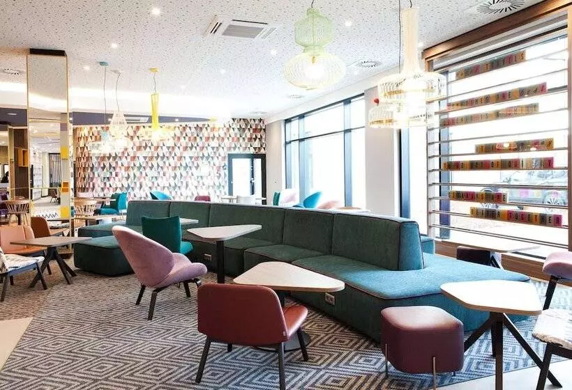 هتل Hampton By Hilton Munich Airport South