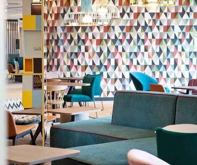 هتل Hampton By Hilton Munich Airport South