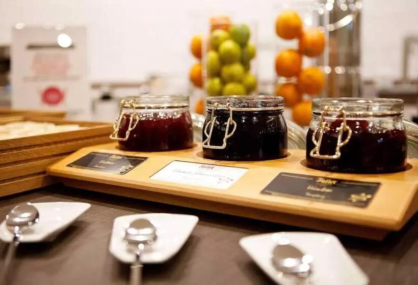 هتل Hampton By Hilton Munich Airport South
