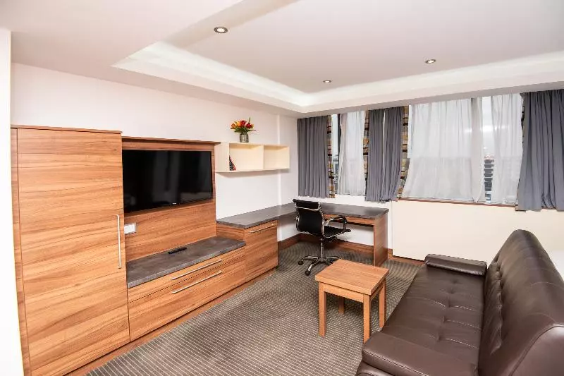 ホテル Le Grove Apartments By Oyo Rooms