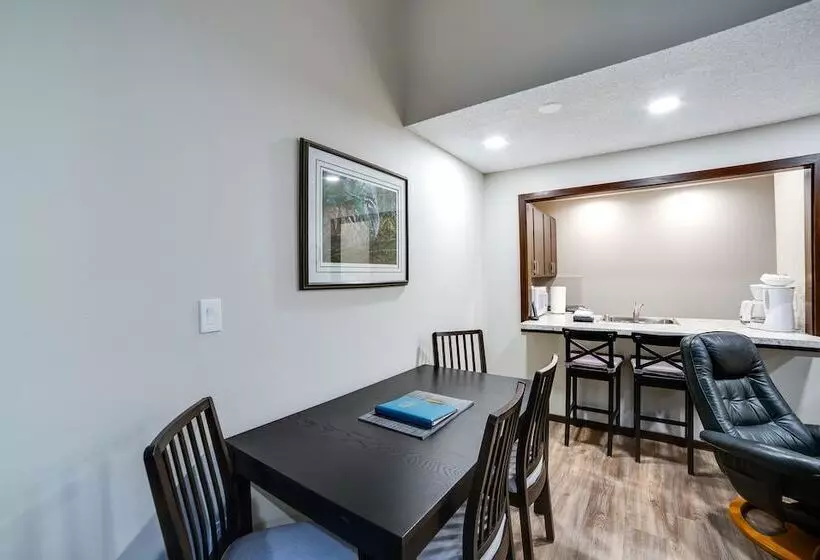 68sw   Fireplace   Washer/dryer   Dishwasher  Sleeps 4