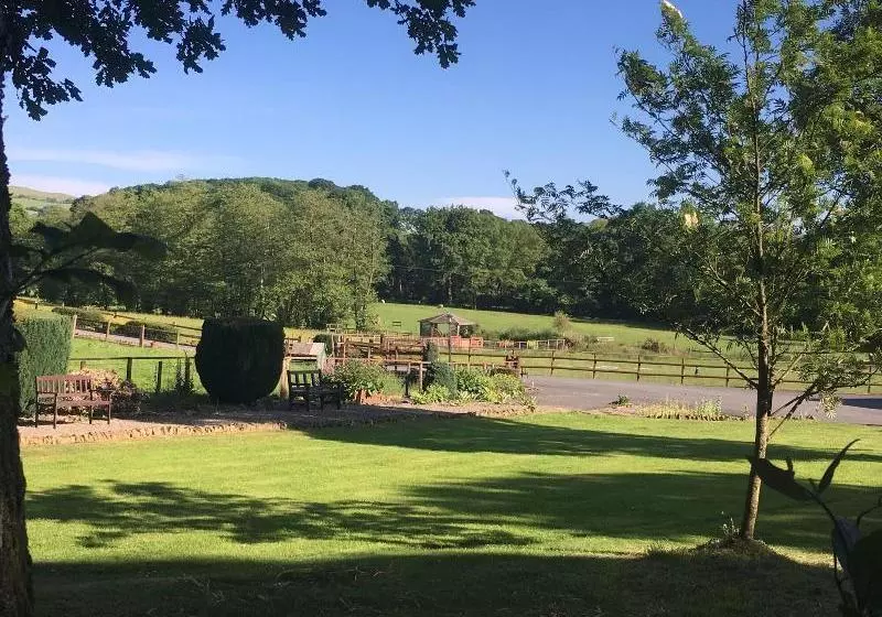 Acorn Court Country House