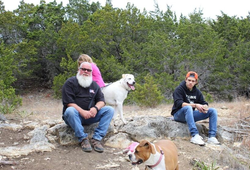 Al S Hideaway Cabin And Rv Space, Llc