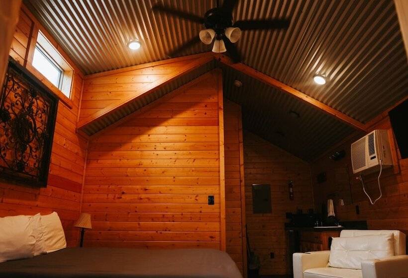 Al S Hideaway Cabin And Rv Space, Llc