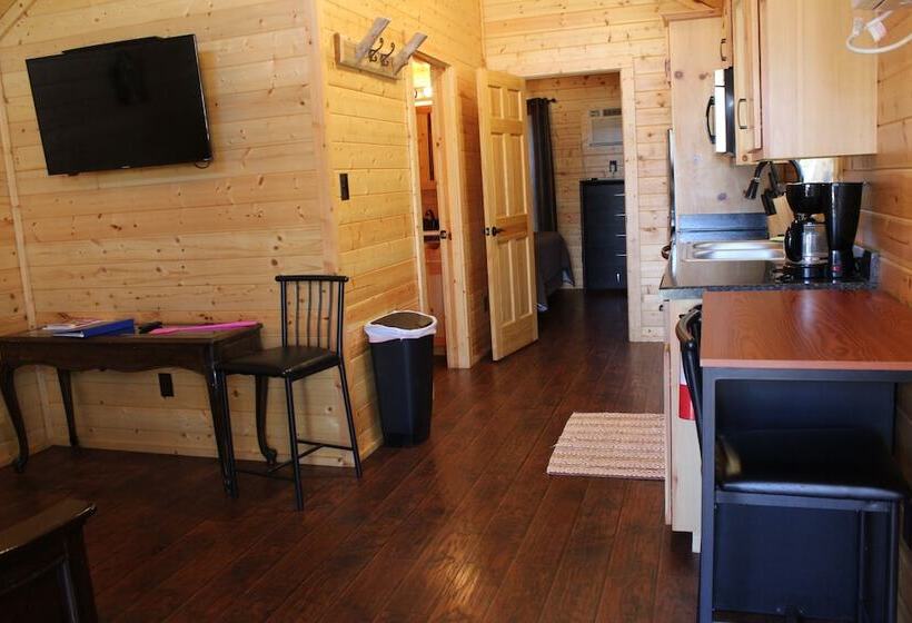 Al S Hideaway Cabin And Rv Space, Llc