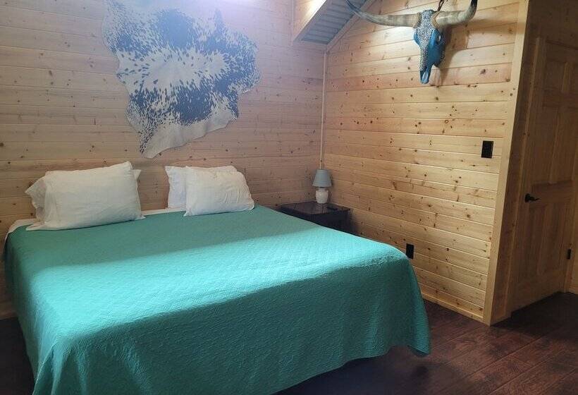 Al S Hideaway Cabin And Rv Space, Llc