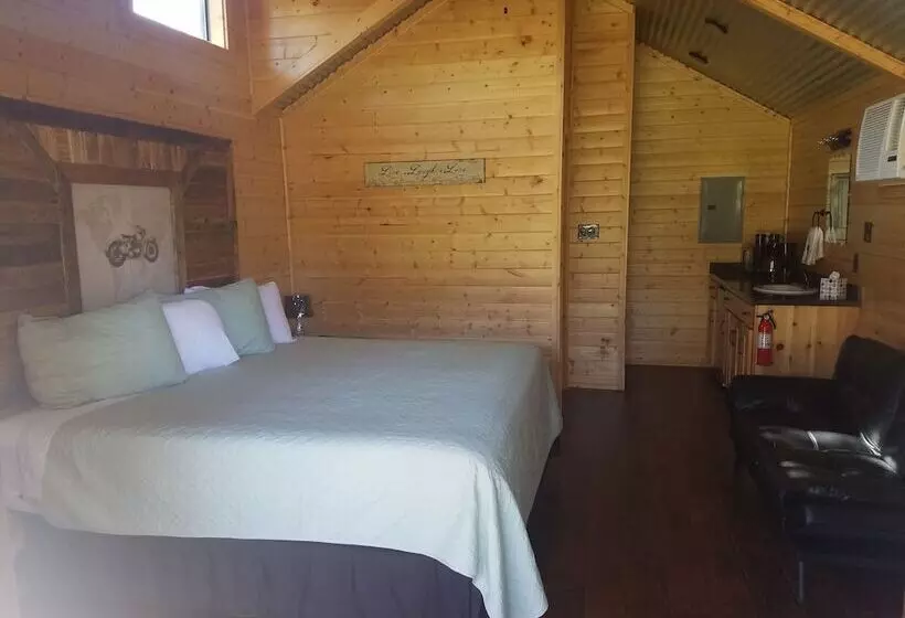 Al S Hideaway Cabin And Rv Space, Llc