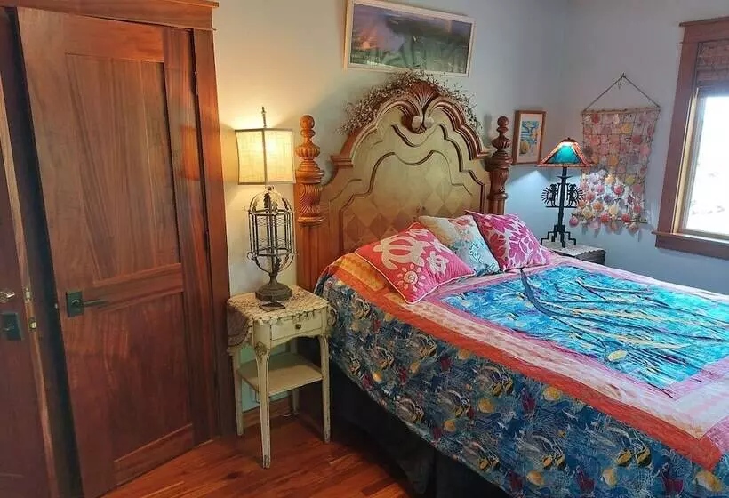 Aamiaismajoitus (B&B) Kona Palace In Captain Cook