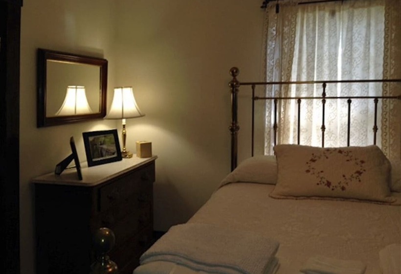 민박 River House Lodge