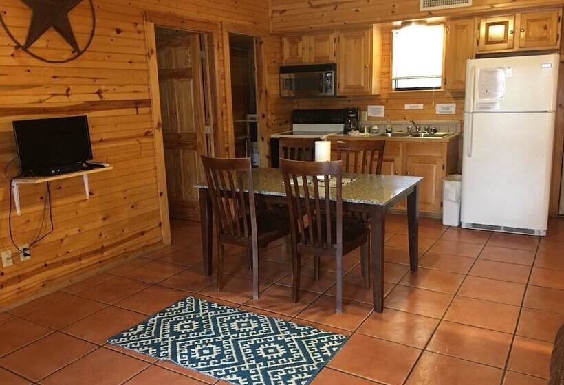Frio Springs Lodges