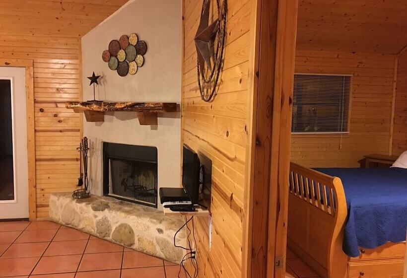 Frio Springs Lodges