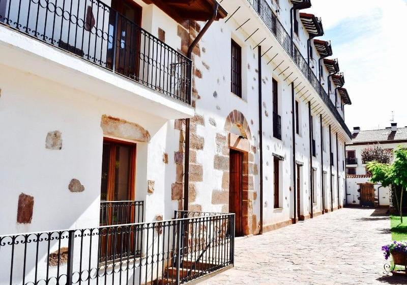 Отель Apartamentos Turisticos Rincones Del Vino