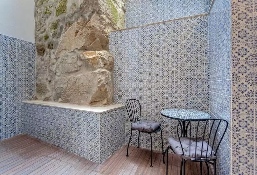 Hotelli Oporto Home Wine Cellars