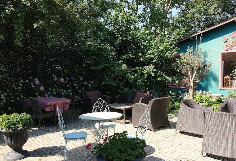 بنسيون Beyaz Butik Otel