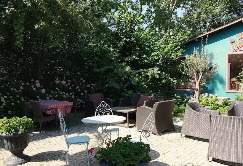 ペンション Beyaz Butik Otel