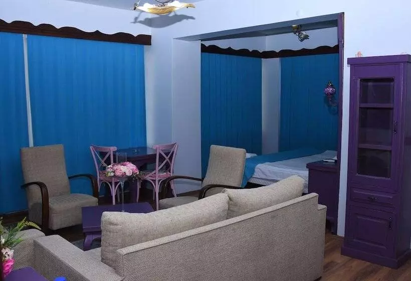 ペンション Beyaz Butik Otel