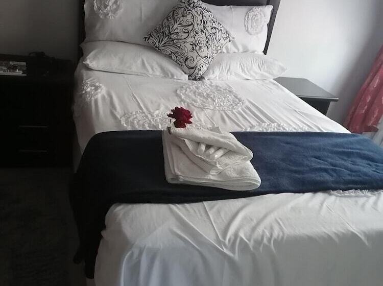 膳宿费 Rose And Thorn Guesthouse Adults Only