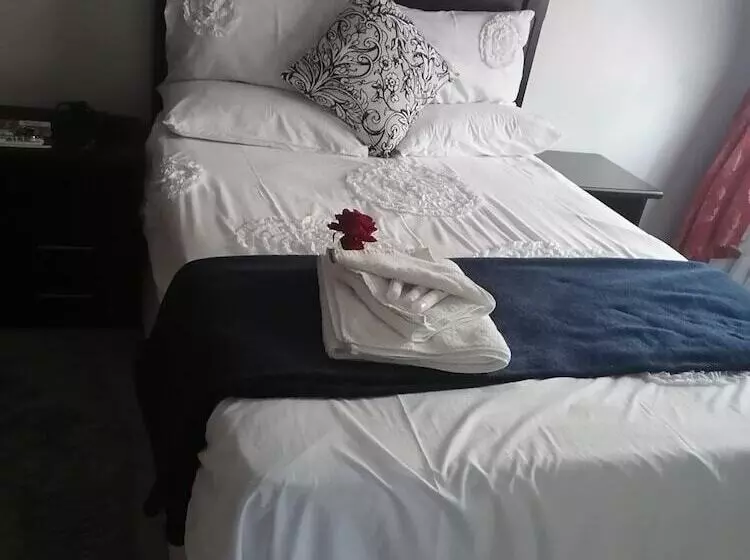 Majatalo Rose And Thorn Guesthouse   Adults Only