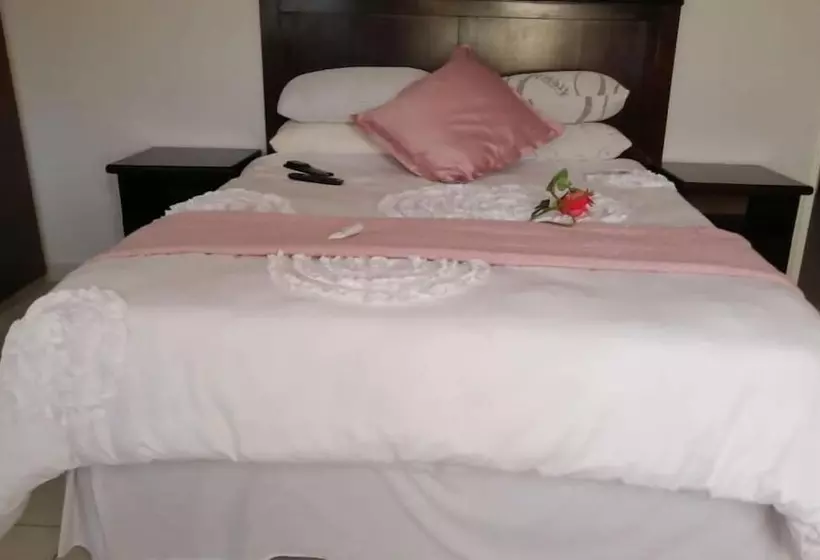 Majatalo Rose And Thorn Guesthouse   Adults Only