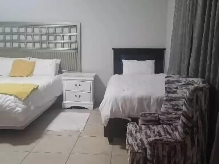 Majatalo Rose And Thorn Guesthouse   Adults Only