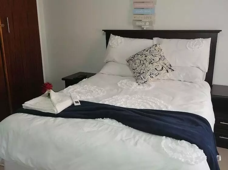 Majatalo Rose And Thorn Guesthouse   Adults Only