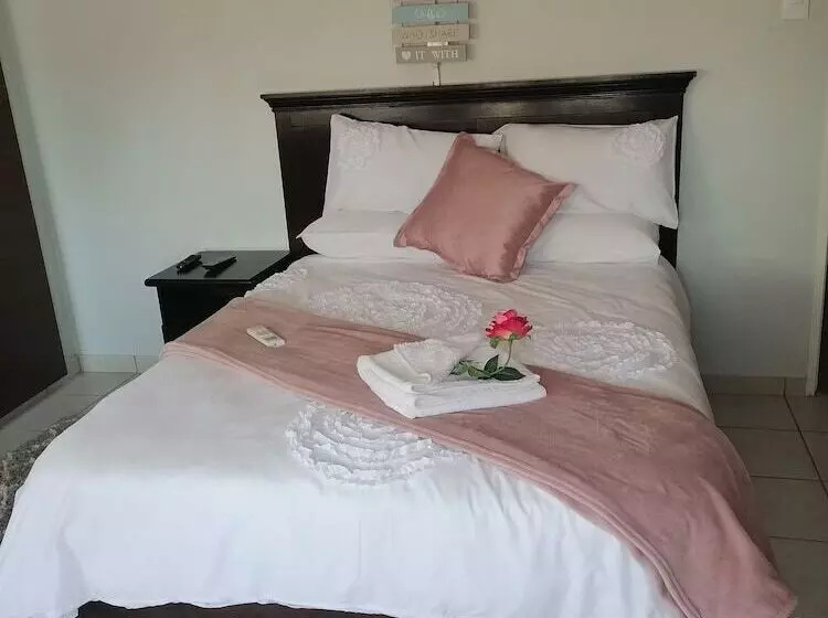 Majatalo Rose And Thorn Guesthouse   Adults Only