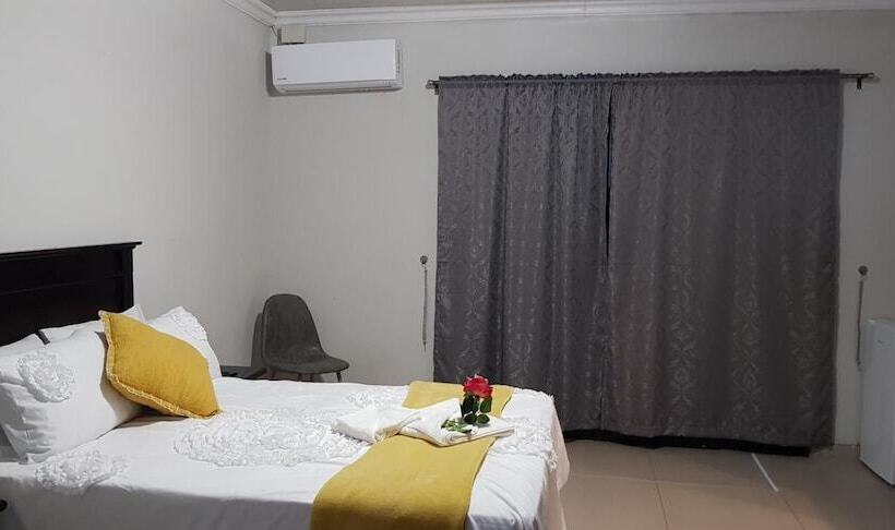 膳宿费 Rose And Thorn Guesthouse Adults Only