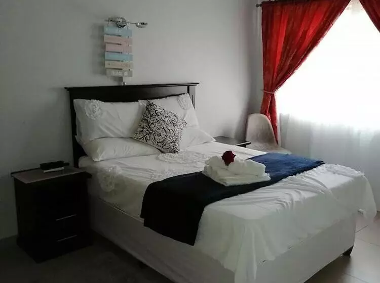 Majatalo Rose And Thorn Guesthouse   Adults Only